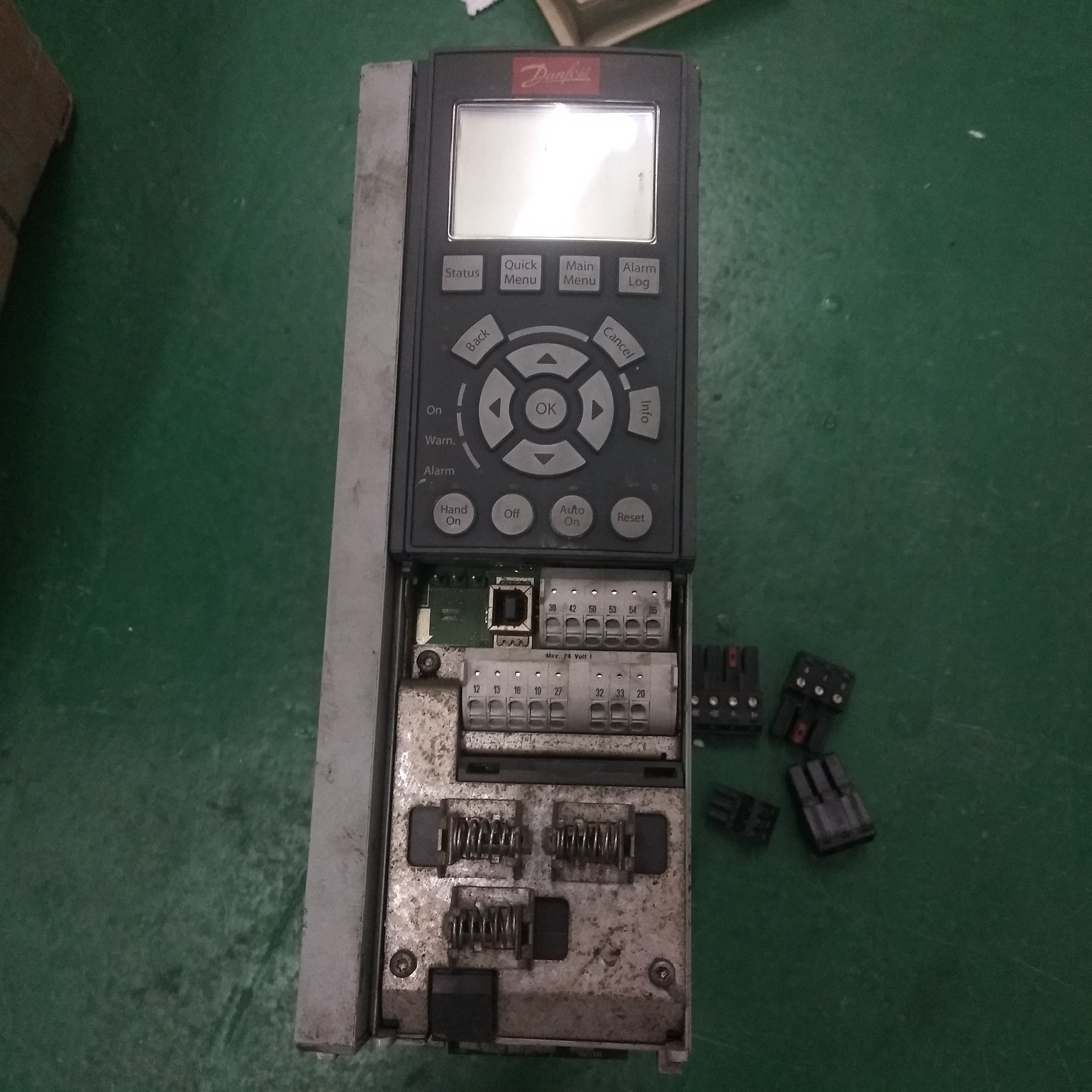 丹佛斯变频器维修FC301/FC302/FC31/FC311