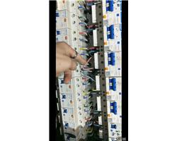 專業(yè)電工，維修各種電路問題