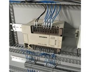 维修三菱 FX2N-80MR-001模块PLC 电源故障维修