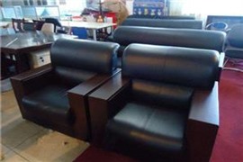 杭州做一套沙发套大约多少钱，沙发翻新信得过生产上