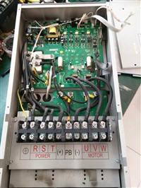 默纳克电梯变频器报警E02故障维修 专业技术 修不好 不收费