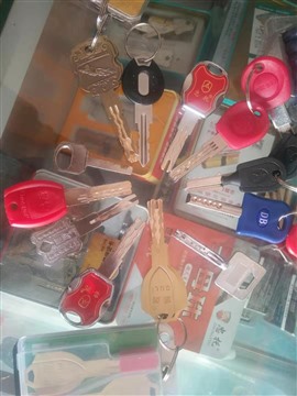 鄒城上門專配市面上不好配的鑰匙 配電梯門禁卡 IC,ID卡 車鑰匙