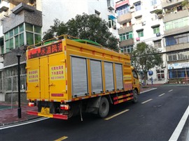 大型多功能污水處理車(chē)