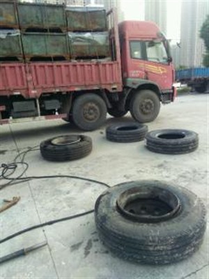天津24小时汽车救援服务全大连流动补胎换轮胎拖车