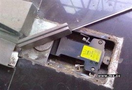 西安維修安裝各種玻璃門，更換玻璃地彈簧