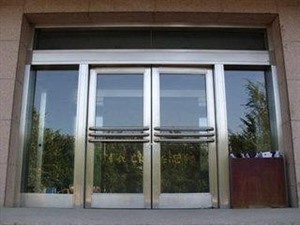 西安安装维修各种玻璃门，更换玻璃