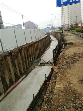 北京雨水管道改造溝槽開挖鋼板樁支護(hù)
