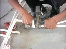 太原南中環(huán)安裝水箱配件 換下水軟管 衛(wèi)生間改水電線路