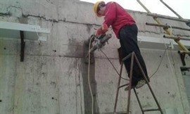 新區(qū)專業(yè)家庭工廠敲打墻地面打孔切割地面開開門洞衛(wèi)生間做防水