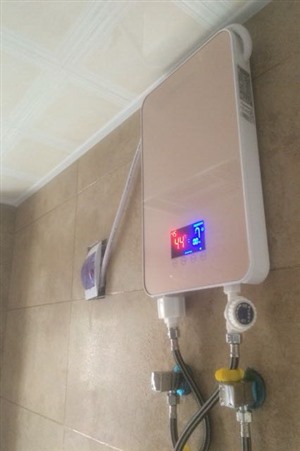 鄭州前鋒熱水器維修服務(wù)電話-前鋒熱水器24H網(wǎng)點(diǎn)維修