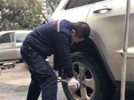 全國24小時汽車緊急救援-應(yīng)急送油-汽車脫困搶修
