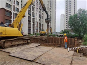 北京钢板桩打拔机械租赁基坑支护打拔拉森钢板桩