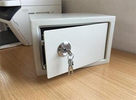 上海市開鎖師傅電話換鎖
