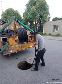 太原马桶管道疏通、清理化粪池、高压清洗管道