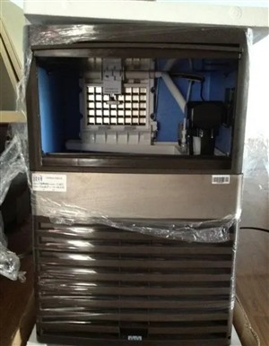 漳州市大宇制冰機(jī)24小時(shí)報(bào)修電話，就近上門維修，保養(yǎng)等服務(wù)