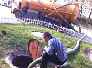 桂林24小时低价上门疏通厕所马桶 通下水道排污管