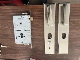 溧水區(qū)小陳開鎖修鎖，換鎖芯，隨叫隨到