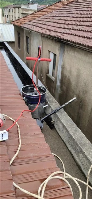 武汉市厕所防水补漏，阳台渗水漏水维修，多年防水补漏经验