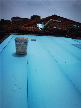 上海屋顶换瓦楼顶保温隔热施工上门维修别墅换瓦树脂瓦琉璃瓦