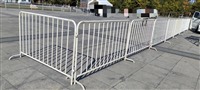 北京铁马护栏一米栏一米栏隔离带礼宾杆隔离栏礼宾柱出租