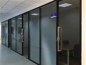 天津汉沽区安装玻璃隔断安装大量玻璃隔断方案