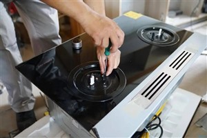 無錫美的燃?xì)庠罹S修電話（美的燃?xì)庠畈淮蚧鹁S修）美的燃?xì)庠钊珖?wù)熱線