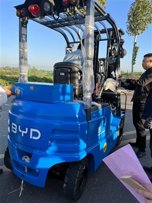 江陰新能源電動(dòng)叉車1.6噸續(xù)航時(shí)間