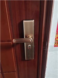 濟南修門師傅維修防盜門，濟南防盜門松動維修