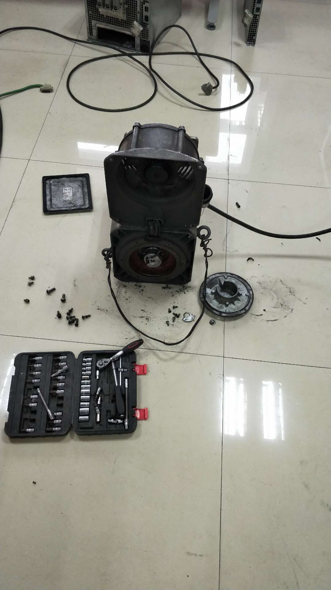 津南模具1.jpg