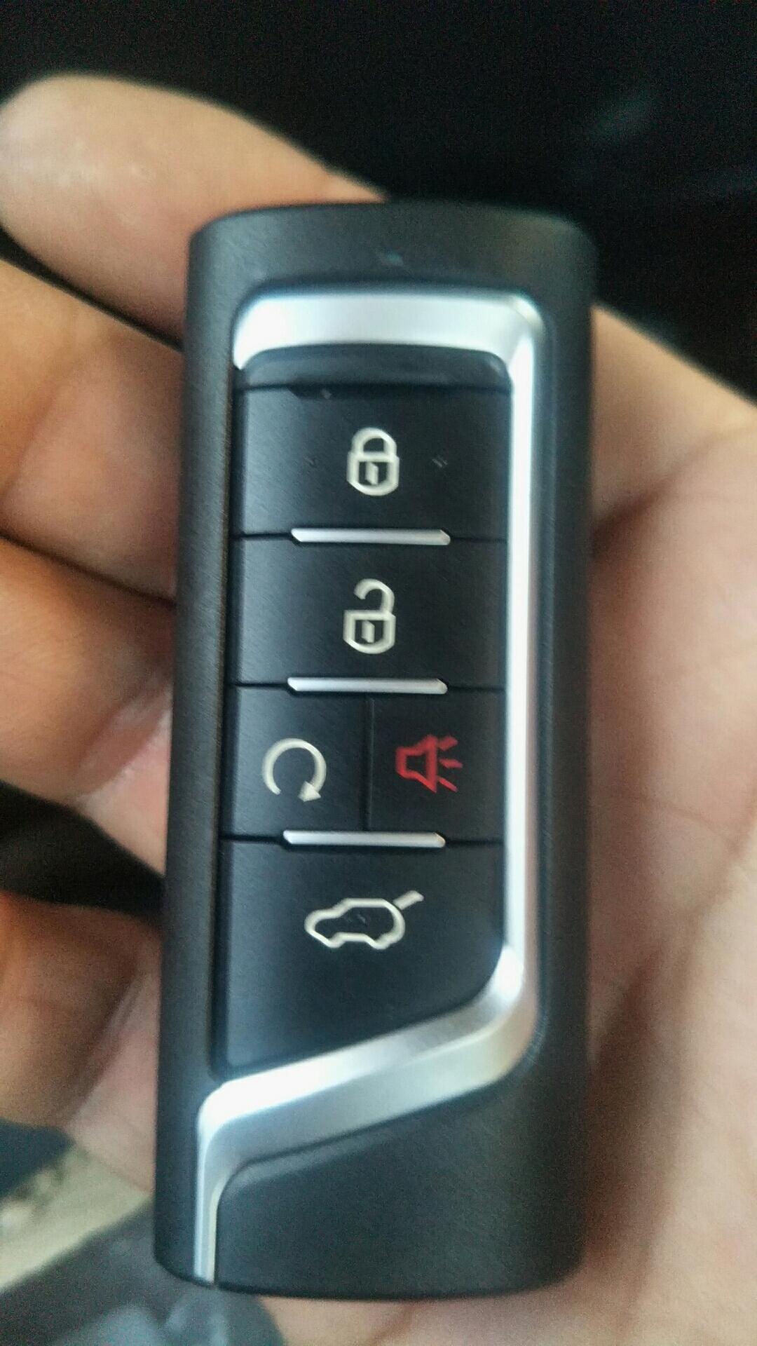 宝丰汽车钥匙配遥控器换电子_平顶山附近配钥匙