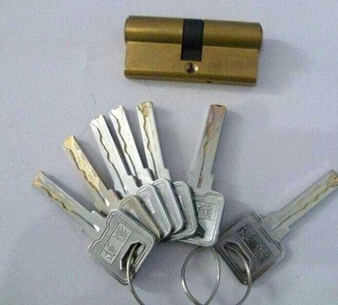 宝丰县张八桥附近那有开锁公司换锁师傅