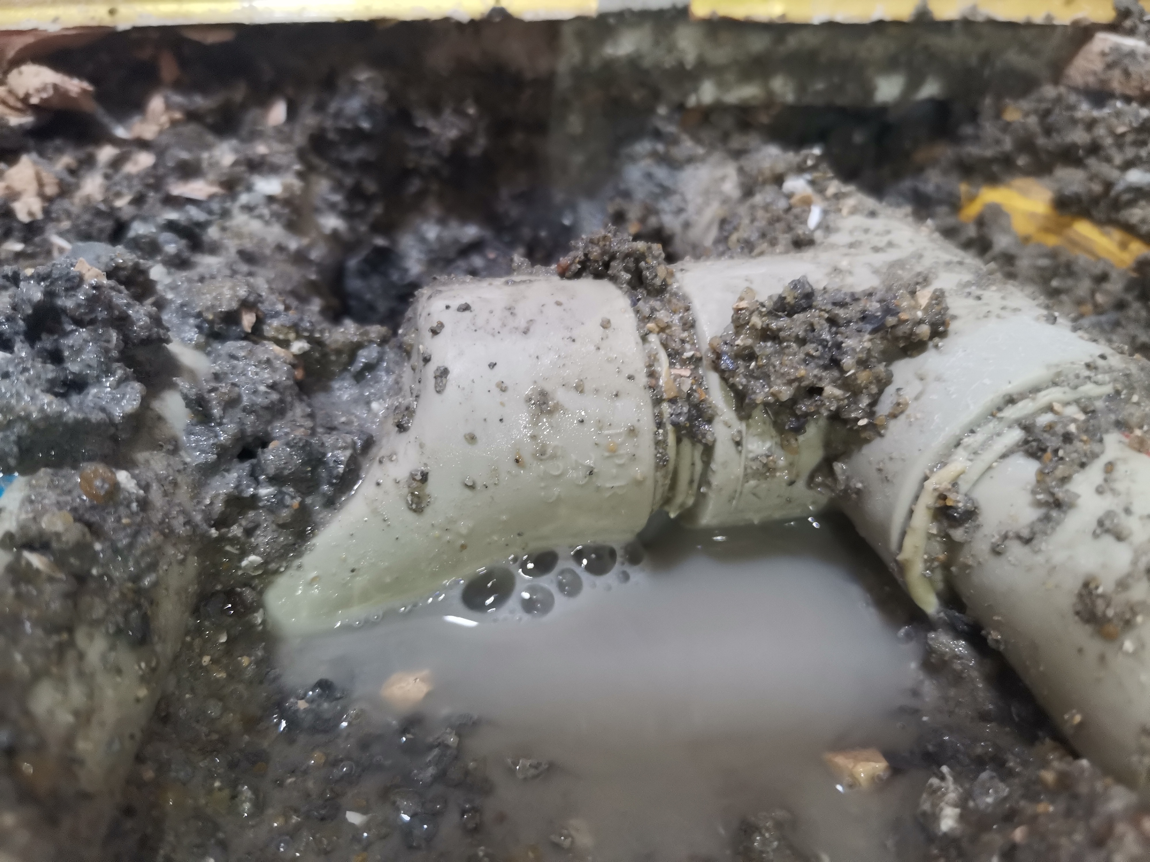 海珠楼房漏水检测，楼房滴水维修，水管补漏