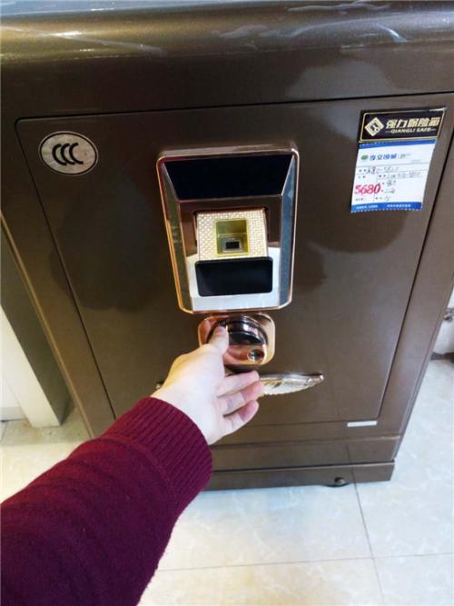 乐清柳市保险柜开锁，你知道怎么另类开启自己的保险柜吗