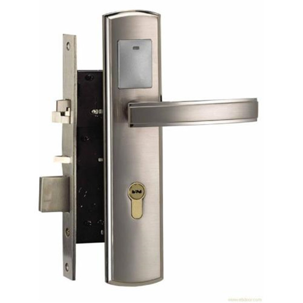 济南北坦附近开锁公司 天桥区换锁芯配汽车钥匙