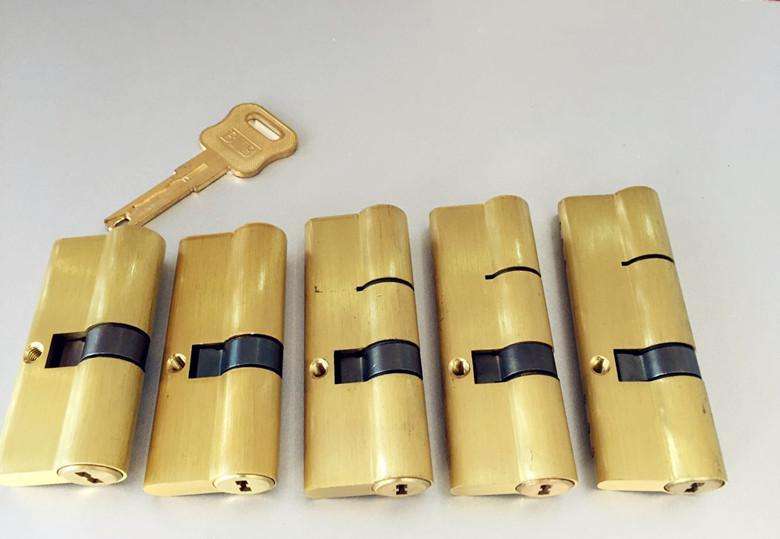 济南河畔景苑附近开锁公司 开锁换锁芯换十字锁