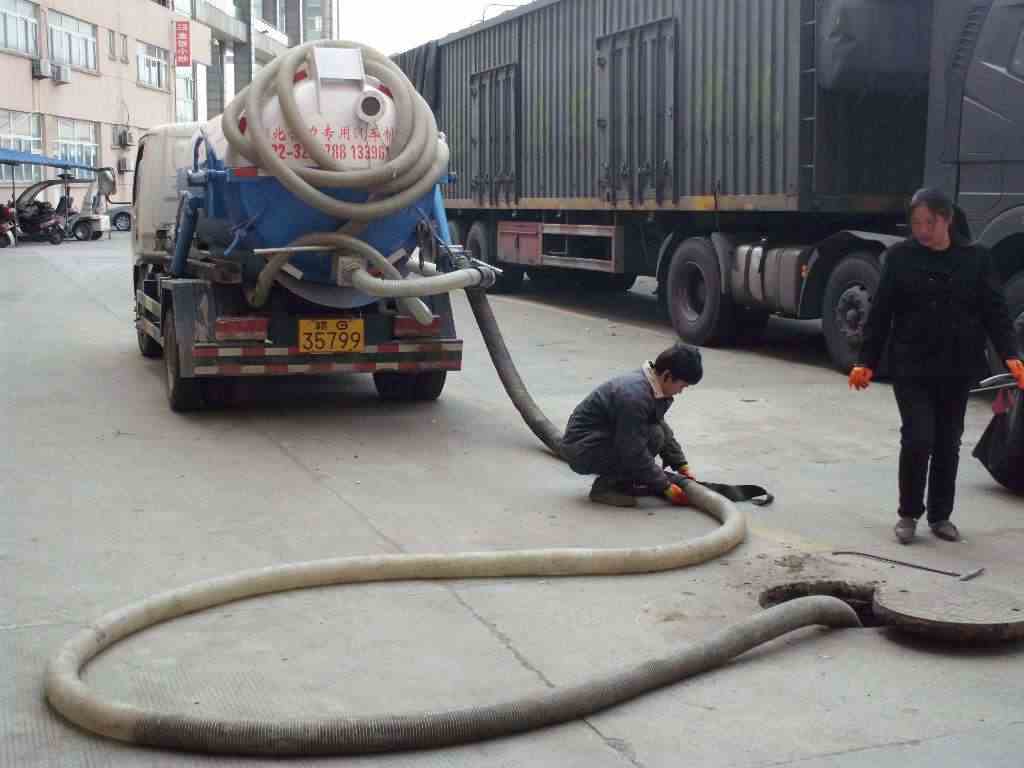 济南水屯路附近疏通厕所下水道-更换水龙头，换水阀门