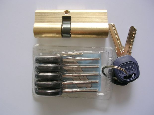 济南共青团路附近开锁公司24小时竭诚为您服务