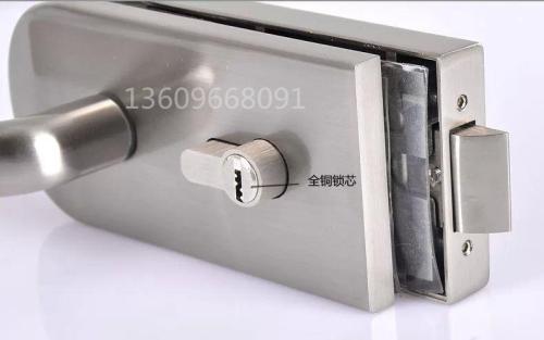 济南万盛街附近开锁公司电话,开汽车锁正规快速安全上门