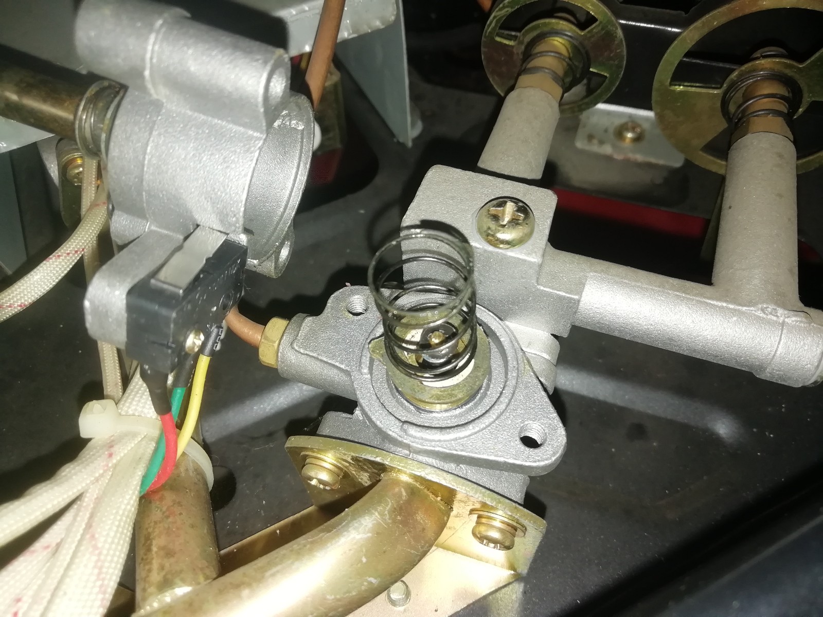 西安高新区附近燃气灶灶具维修电话在这里