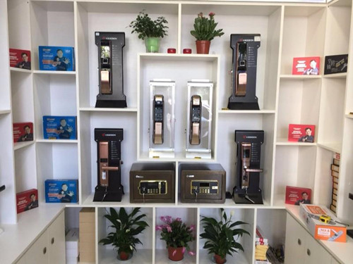 济南鸿建花园附近开锁换锁=济南市中区开锁中心