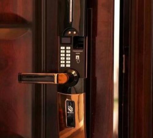 济南友谊苑小区附近公司 修锁安装玻璃门门禁