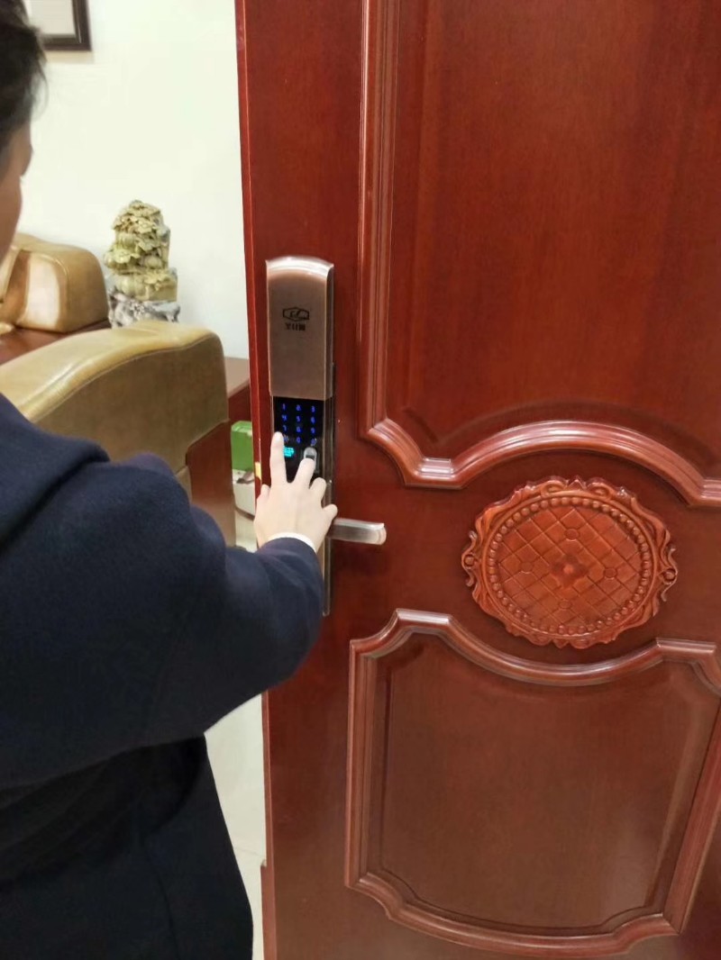 济南明星小区、吉尔西苑附近开锁公司电话 附近换锁芯服务
