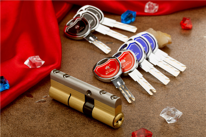 济南成丰桥附近换锁（维修防盗门）成丰桥开锁换锁公司