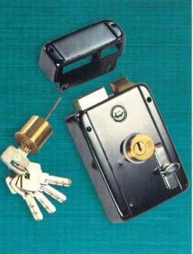 济南鑫苑世家公馆附近公司/换锁芯安装锁