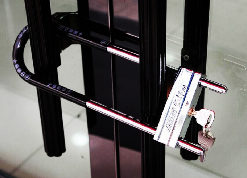 济南燕山小区附近开锁公司电话 专业换锁芯服务及时