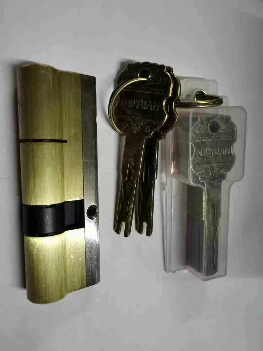 济南火炬东第附近开锁公司电话-鲁商凤凰城开锁十分钟上门