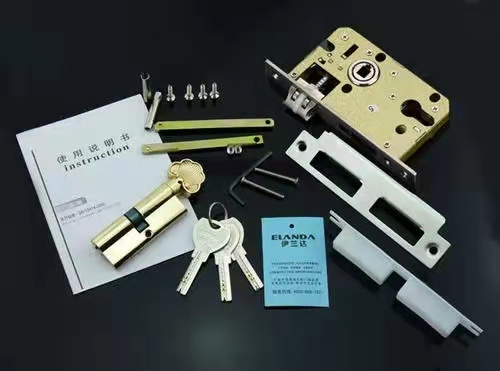 济南凯旋中心附近换锁、安装锁，保证合理