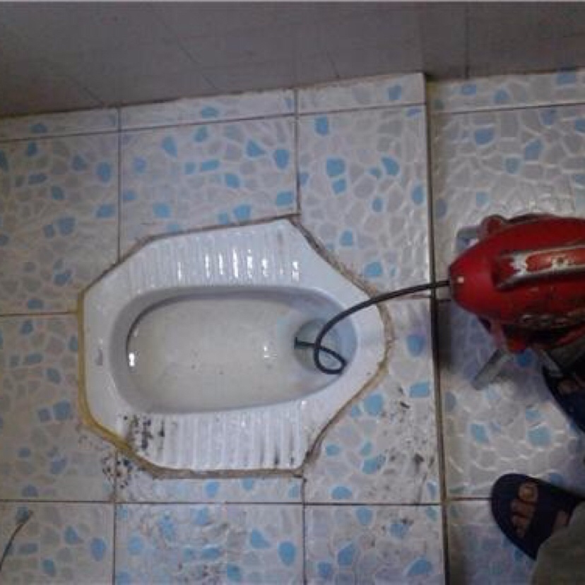 济南和平大院附近疏通公司：专业疏通下水道蹲便马桶，专心为您服