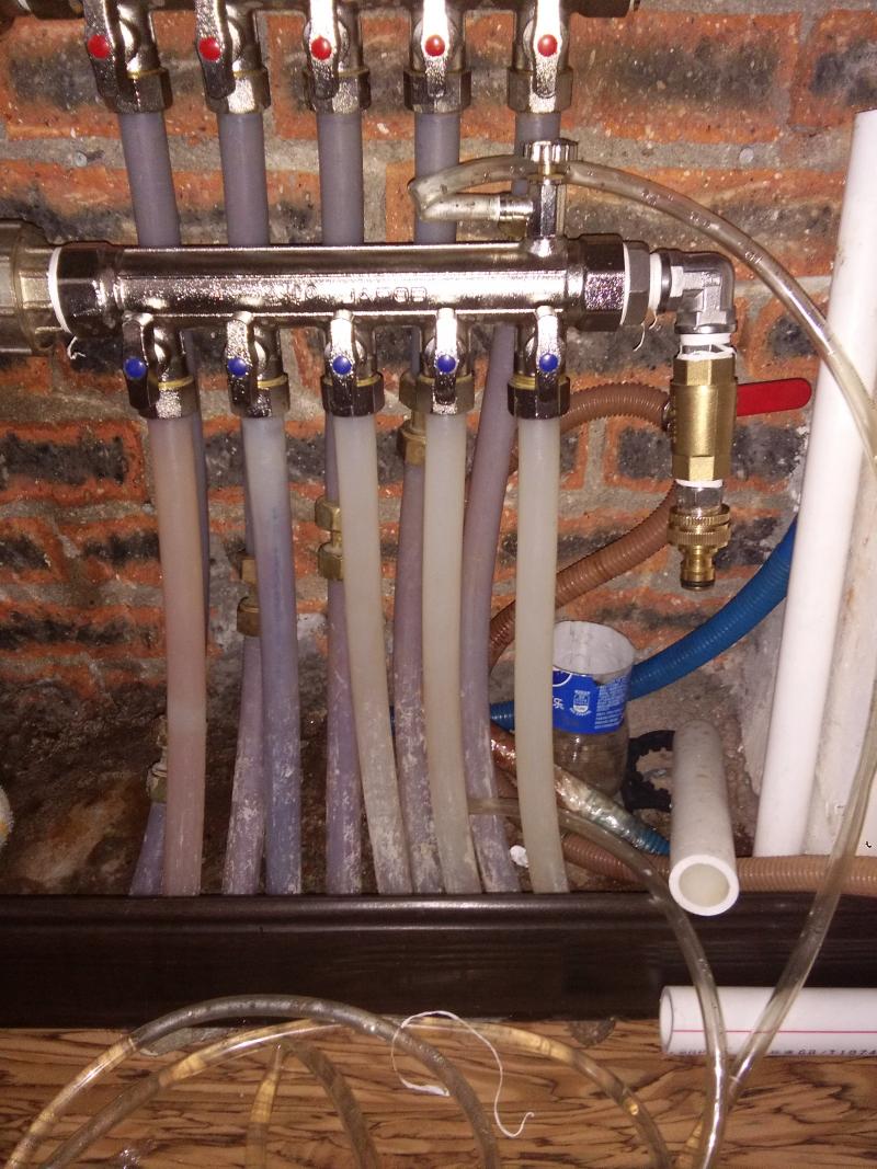 济南市地暖清洗、济南市清洗地暖、济南修地暖不热