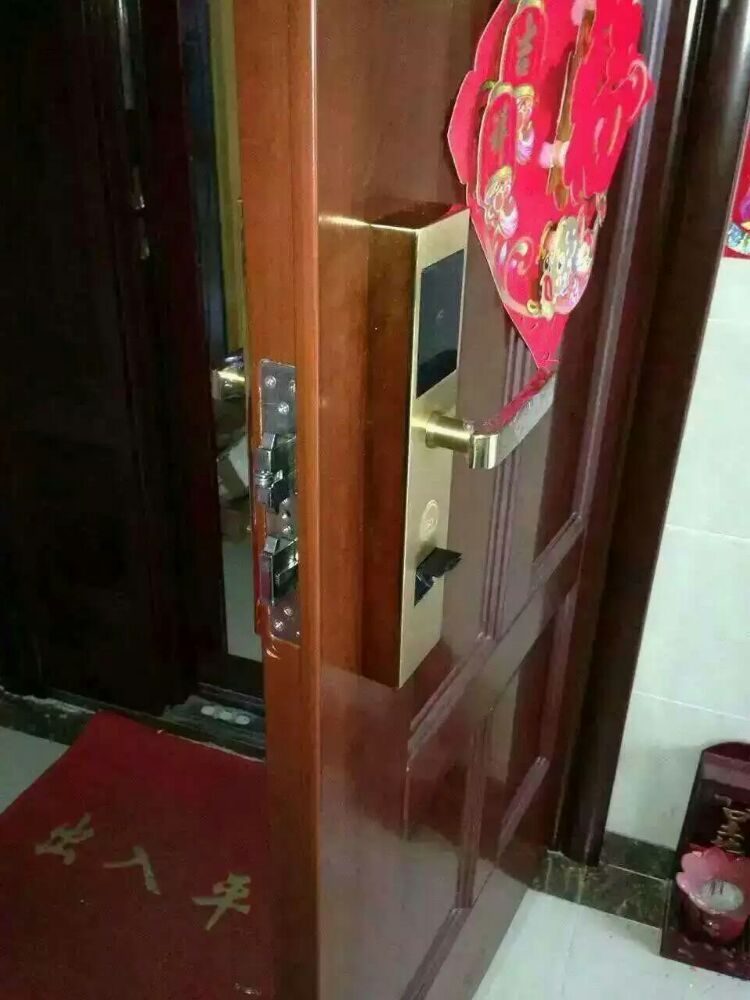 济南路劲东城附近开锁公司电话|配汽车钥匙实体店